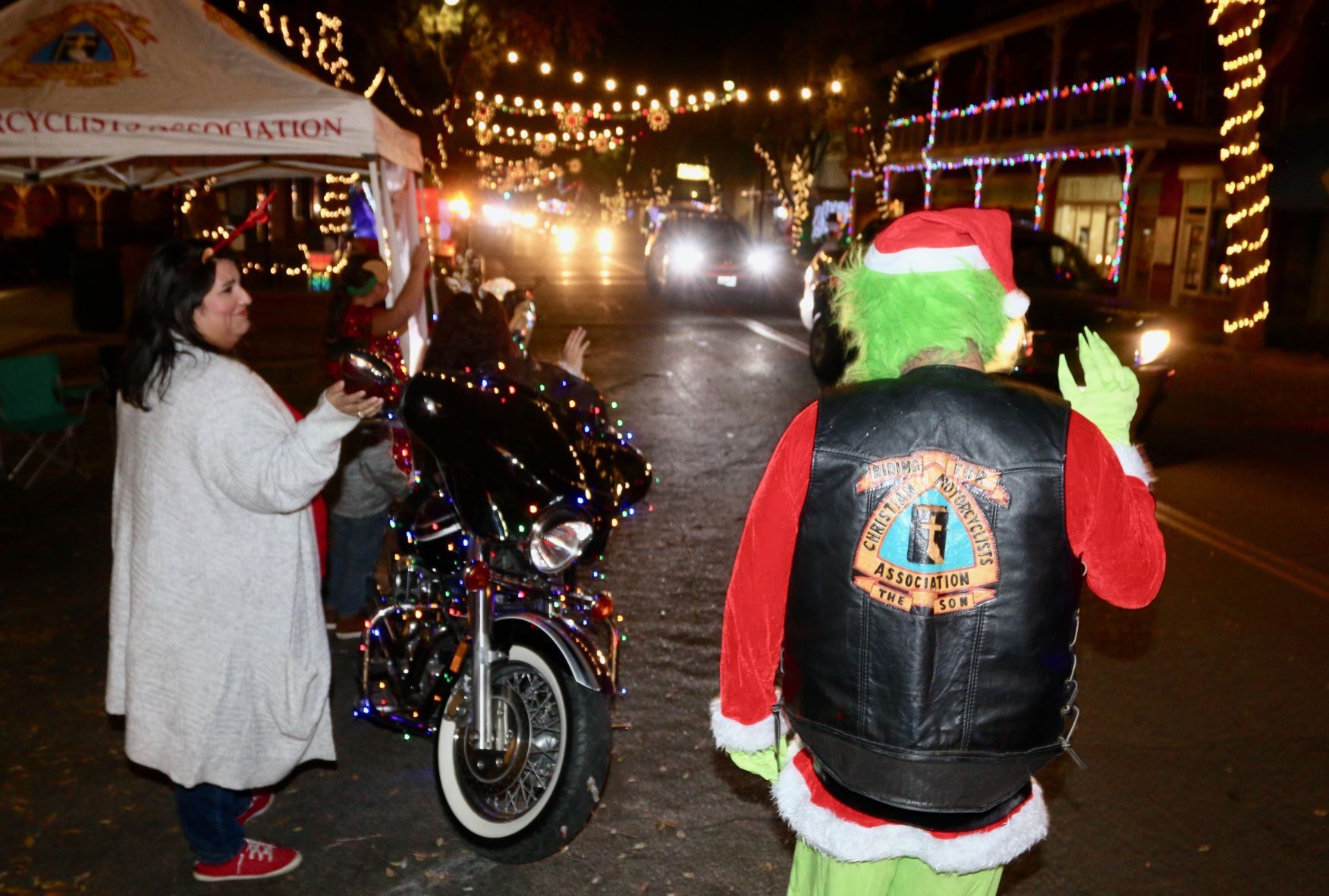 lemoore christmas parade rider on the rock